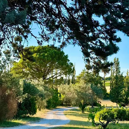 A La Ferme, Le Jardin Bleu, Le *